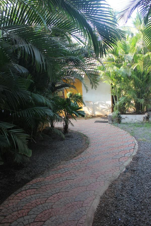 Uv Bar And Guest house