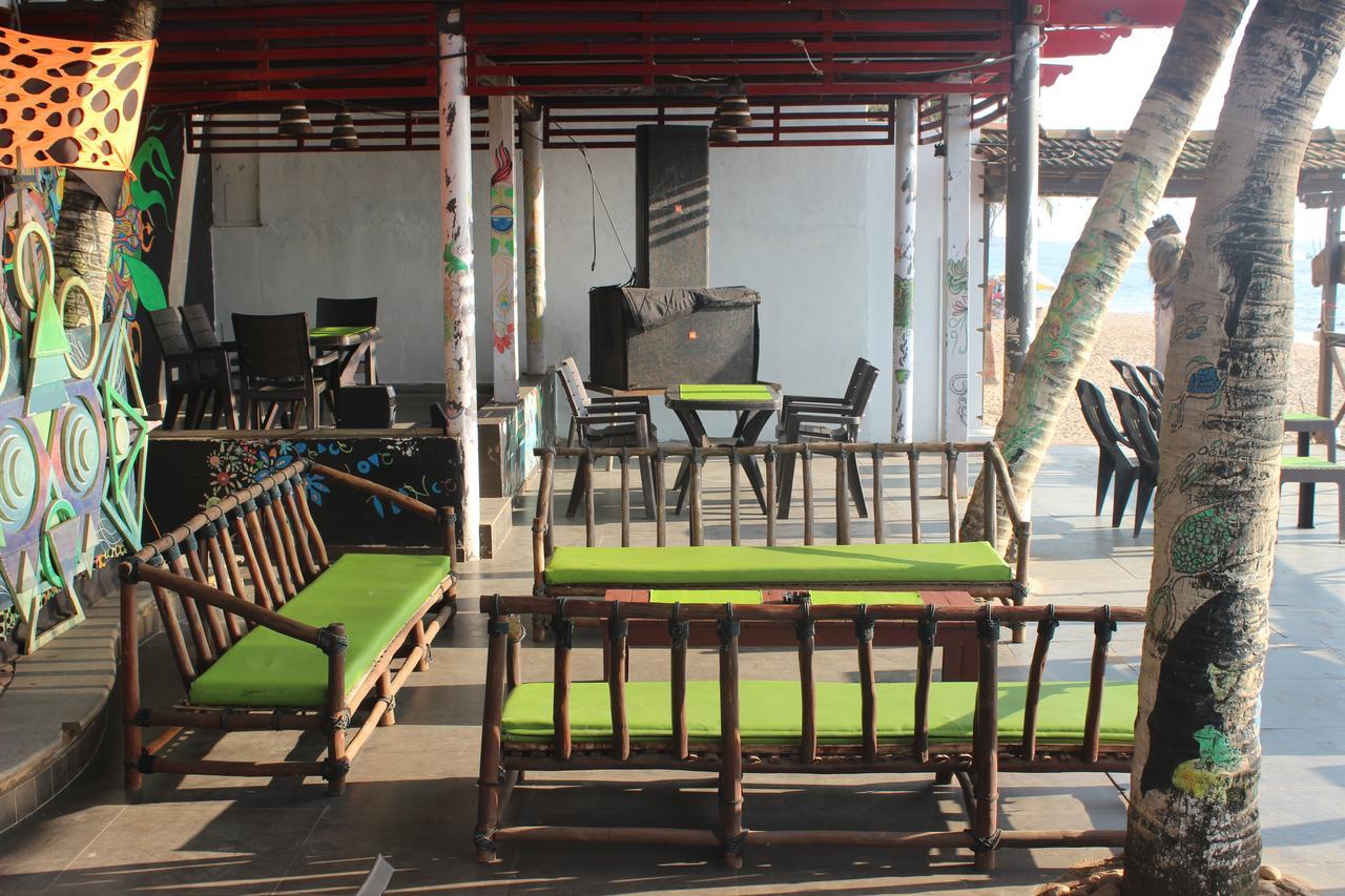 Uv Bar And Guest house