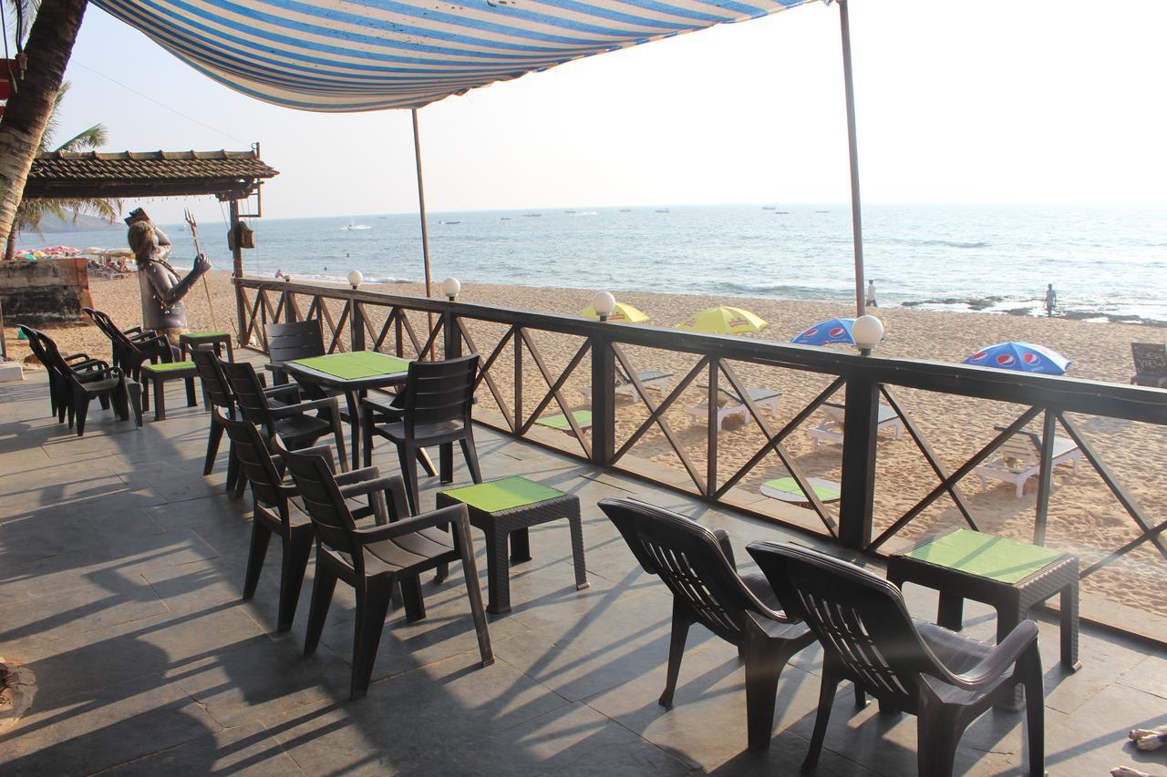 Uv Bar And Guest house *
